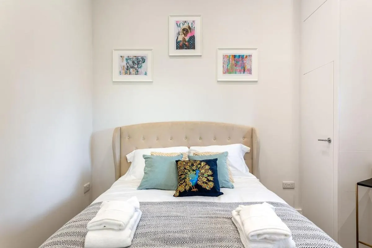Vibrant 2-Bed Apartment Close To The Seafront 브라이턴
